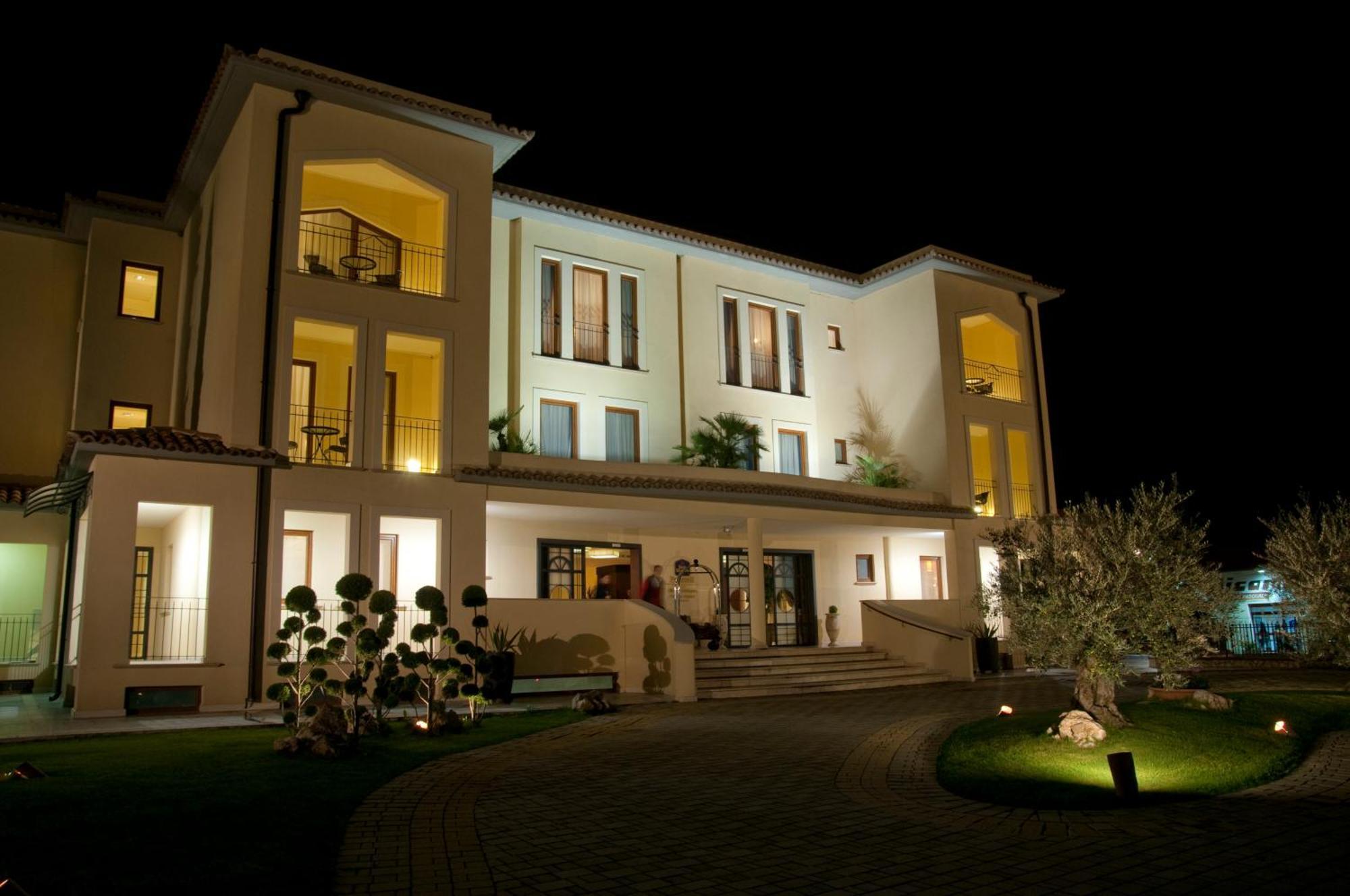 Best Western Premier Villa Fabiano Palace Hotel Rende Buitenkant foto